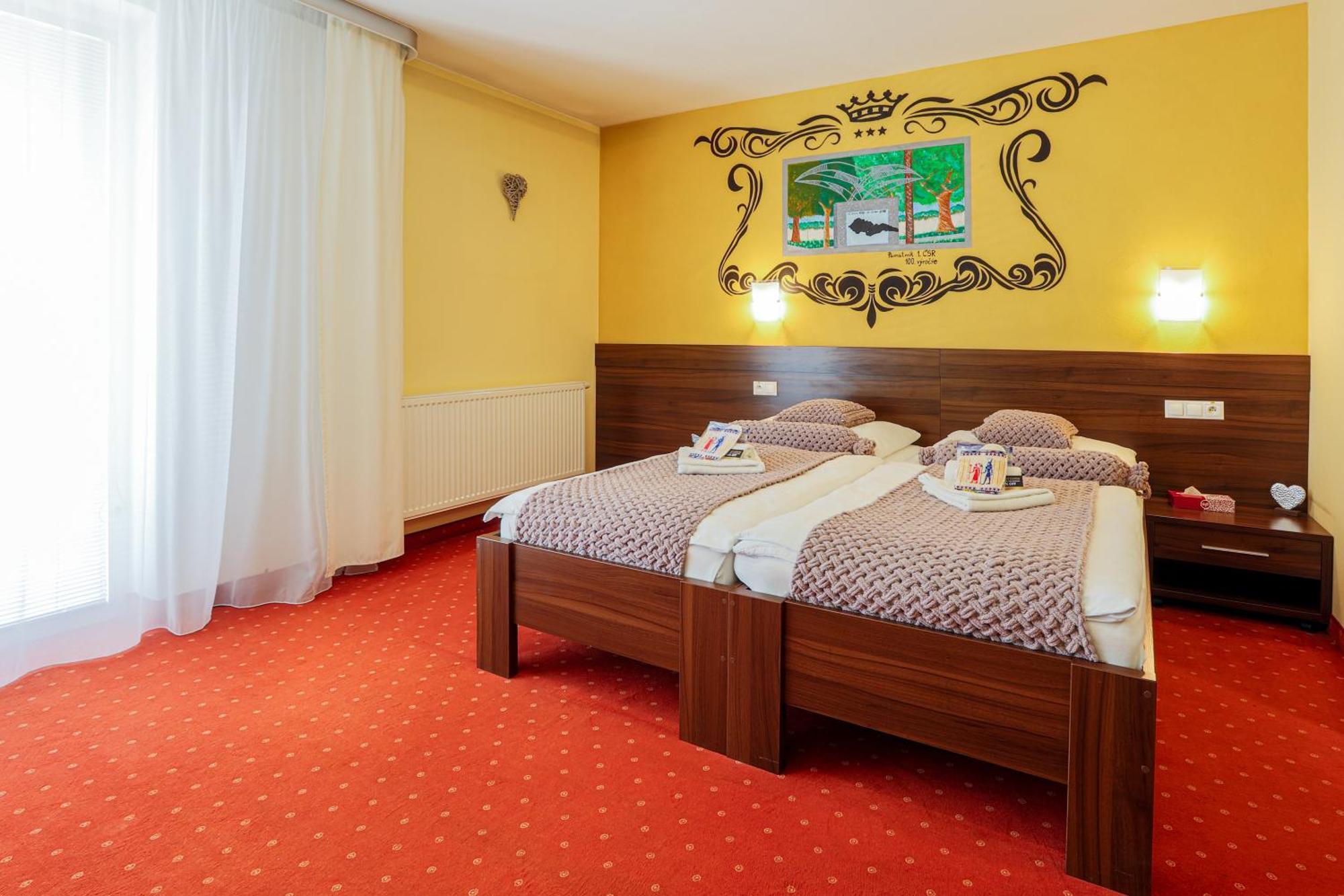 Grand Hotel Senica, Garni Exterior foto